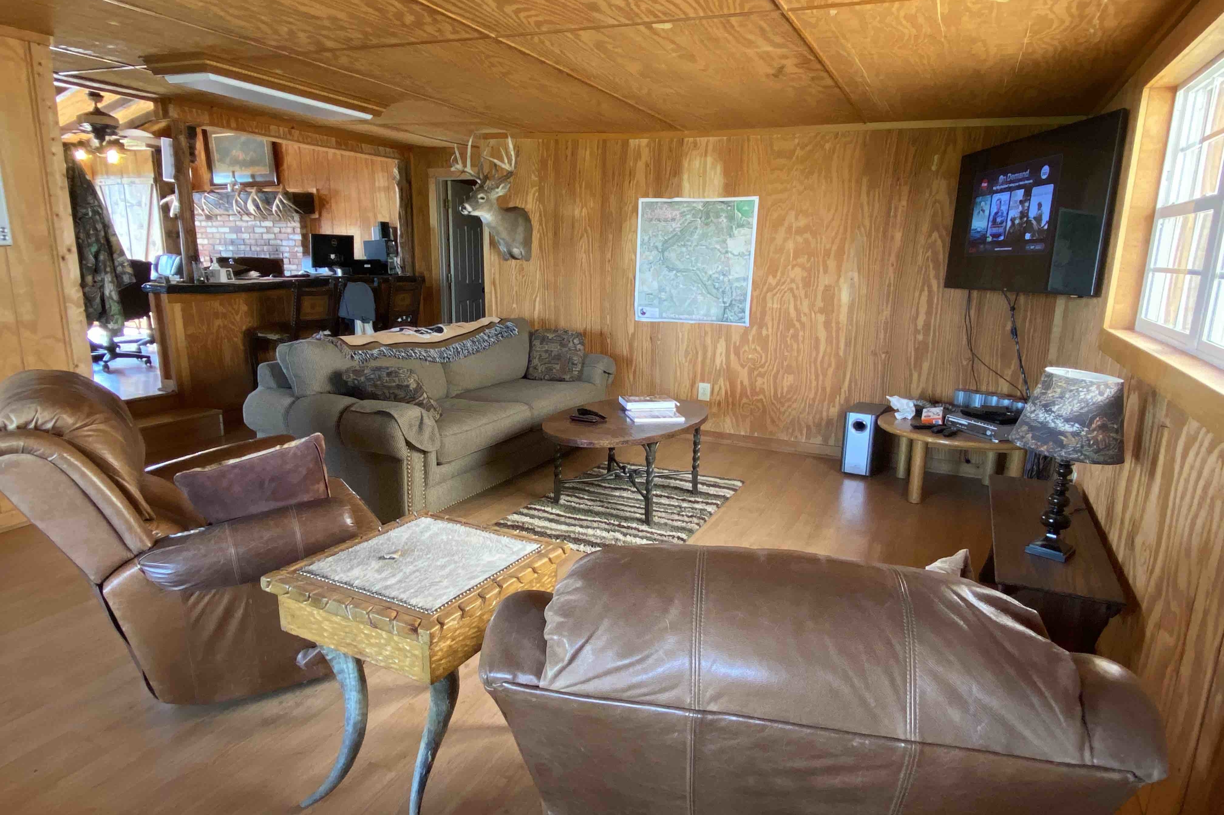 Buffalo Lodge | Jayhawk Creek Ranch